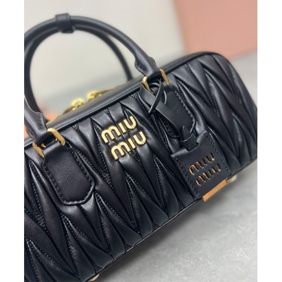 Replica Borse Miu Miu Arcadie Matelasse Nappa Nera Imitazioni Replica Borse Miu Miu Arcadie Matelasse Nappa Nera