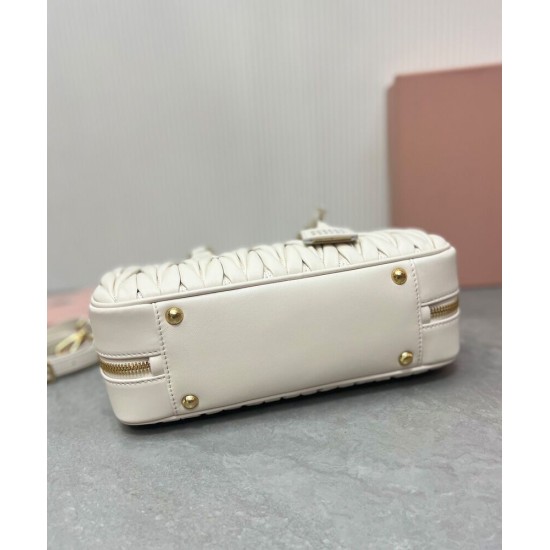 Replica Borsa Miu Miu Arcadie Matelasse Nappa Crema
