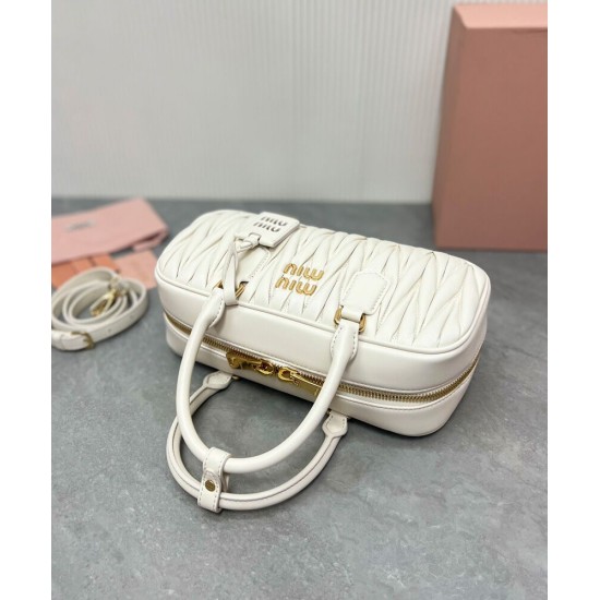 Replica Borsa Miu Miu Arcadie Matelasse Nappa Crema