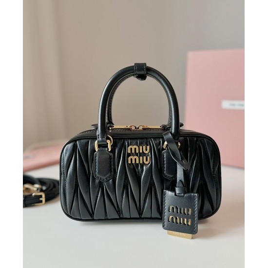Replica Borsa Miu Miu Arcadie Matelasse Mini nappa Nero Imitazioni Replica Borsa Miu Miu Arcadie Matelasse Mini nappa Nero