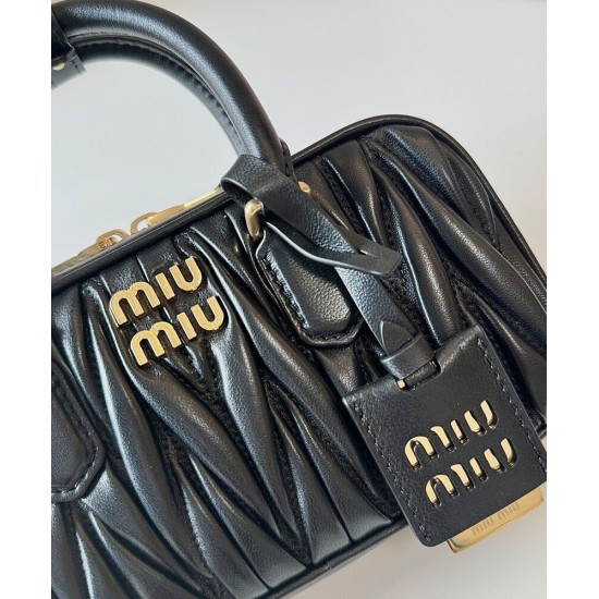 Replica Borsa Miu Miu Arcadie Matelasse Mini nappa Nero Imitazioni Replica Borsa Miu Miu Arcadie Matelasse Mini nappa Nero