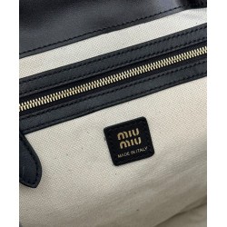 Zaino in pelle Miumiu 5BZ042 Nero Zaino in pelle Miumiu 5BZ042 Nero