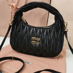 Replica Borsa hobo mini Miu Miu Wander Matelasse Nero Imitazioni Replica Borsa hobo mini Miu Miu Wander Matelasse Nero