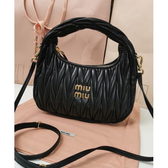 Replica Borsa hobo mini Miu Miu Wander Matelasse Nero Imitazioni Replica Borsa hobo mini Miu Miu Wander Matelasse Nero
