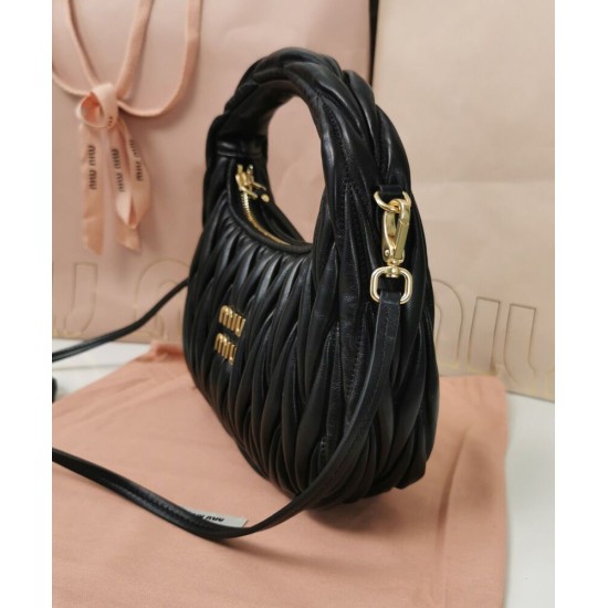 Replica Borsa hobo mini Miu Miu Wander Matelasse Nero Imitazioni Replica Borsa hobo mini Miu Miu Wander Matelasse Nero