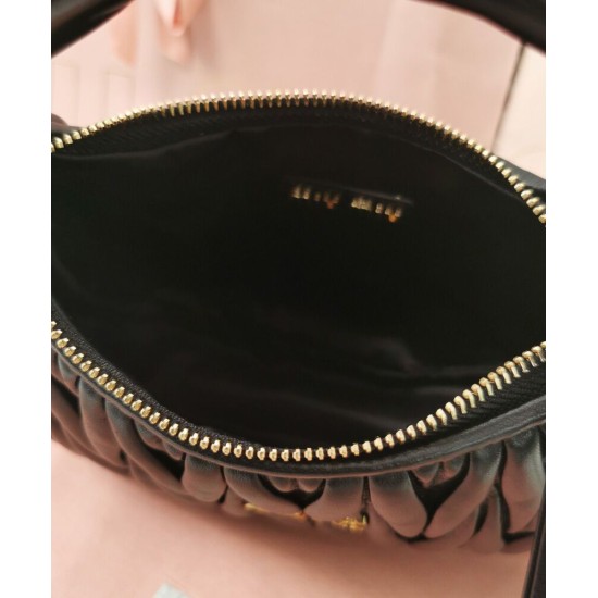 Replica Borsa hobo mini Miu Miu Wander Matelasse Nero Imitazioni Replica Borsa hobo mini Miu Miu Wander Matelasse Nero