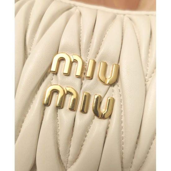 Replica Borsa hobo mini Miu Miu Wander Matelasse Bianco Imitazioni Replica Borsa hobo mini Miu Miu Wander Matelasse Bianco
