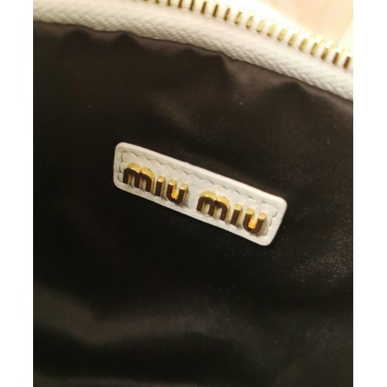 Replica Borsa hobo mini Miu Miu Wander Matelasse Bianco Imitazioni Replica Borsa hobo mini Miu Miu Wander Matelasse Bianco