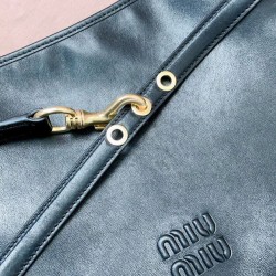 Replica Borsa a tracolla Miumiu Adventure Nappa 5BC181 Nero Imitazioni Replica Borsa a tracolla Miumiu Adventure Nappa 5BC181 Nero