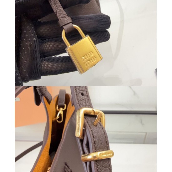 Replica Borse a mano Miu Miu Hobo tote 5BA304 Caffè Imitazioni Replica Borse a mano Miu Miu Hobo tote 5BA304 Caffè