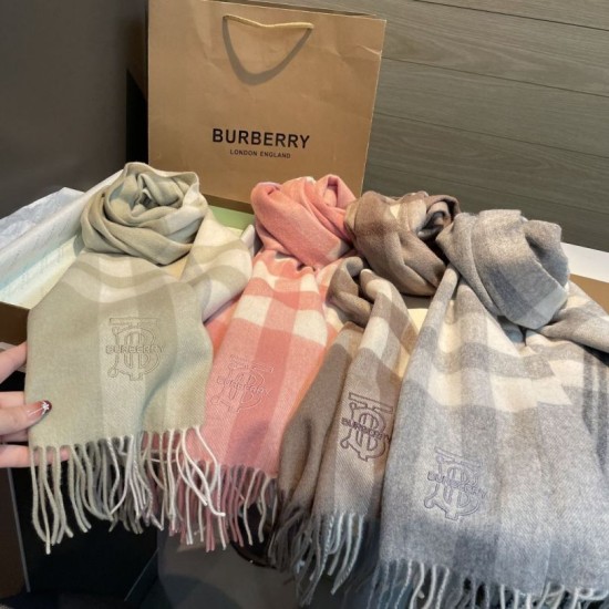 Replica Dettagli perfetti Sciarpa Burberry Check Classical cashmere 30 x 200 Beige Imitazioni Replica Dettagli perfetti Sciarpa Burberry Check Classical cashmere 30 x 200 Beige