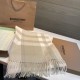 Replica Sciarpa Burberry Check Classical cashmere 30 x 200 beige chiaro Imitazioni Replica Sciarpa Burberry Check Classical cashmere 30 x 200 beige chiaro