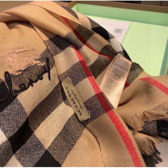 Replica Dettagli perfetti Sciarpa cashmere Burberry Check Beige con bordi sfrangiati 70 x 200 Imitazioni Replica Dettagli perfetti Sciarpa cashmere Burberry Check Beige con bordi sfrangiati 70 x 200