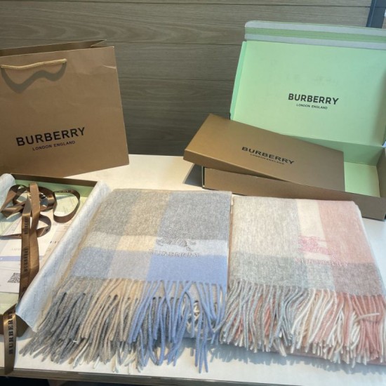 Replica Borsa Scialle cashmere con motivo check Burberry e bordi sfrangiati Rosa 60 x 180 Imitazioni Replica Borsa Scialle cashmere con motivo check Burberry e bordi sfrangiati Rosa 60 x 180