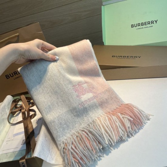 Replica Borsa Scialle cashmere con motivo check Burberry e bordi sfrangiati Rosa 60 x 180 Imitazioni Replica Borsa Scialle cashmere con motivo check Burberry e bordi sfrangiati Rosa 60 x 180