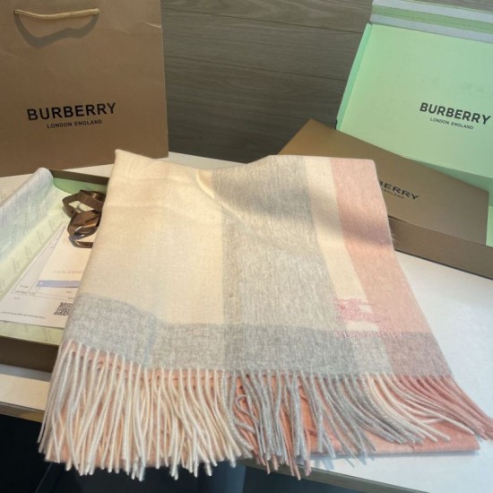 Replica Borsa Scialle cashmere con motivo check Burberry e bordi sfrangiati Rosa 60 x 180 Imitazioni Replica Borsa Scialle cashmere con motivo check Burberry e bordi sfrangiati Rosa 60 x 180