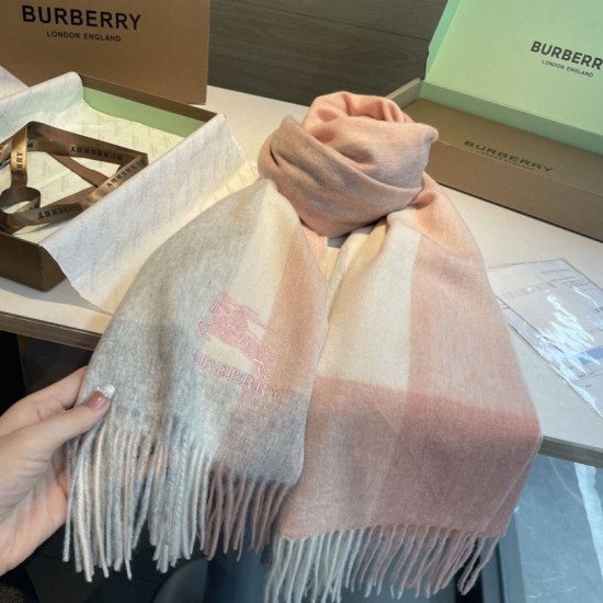 Replica Borsa Scialle cashmere con motivo check Burberry e bordi sfrangiati Rosa 60 x 180 Imitazioni Replica Borsa Scialle cashmere con motivo check Burberry e bordi sfrangiati Rosa 60 x 180