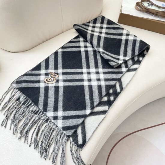 Replica Sciarpa in cashmere con motivo check Burberry e orlo con nappe Nero/bianca 30 x 168 Imitazioni Replica Sciarpa in cashmere con motivo check Burberry e orlo con nappe Nero/bianca 30 x 168
