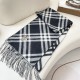 Replica Sciarpa in cashmere con motivo check Burberry e orlo con nappe Nero/bianca 30 x 168 Imitazioni Replica Sciarpa in cashmere con motivo check Burberry e orlo con nappe Nero/bianca 30 x 168