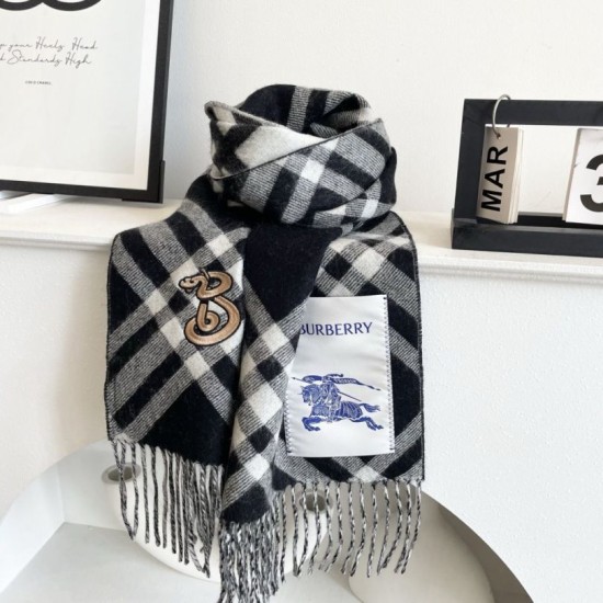 Replica Sciarpa in cashmere con motivo check Burberry e orlo con nappe Nero/bianca 30 x 168 Imitazioni Replica Sciarpa in cashmere con motivo check Burberry e orlo con nappe Nero/bianca 30 x 168