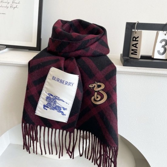 Replica falso Sciarpa in cashmere con motivo check Burberry e orlo con nappe nero/rosso 30 x 168 Imitazioni Replica falso Sciarpa in cashmere con motivo check Burberry e orlo con nappe nero/rosso 30 x 168