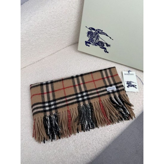 Replica Borsa falso Sciarpa classica cashmere a quadri Burberry marrone 30 x 155 Imitazioni Replica Borsa falso Sciarpa classica cashmere a quadri Burberry marrone 30 x 155