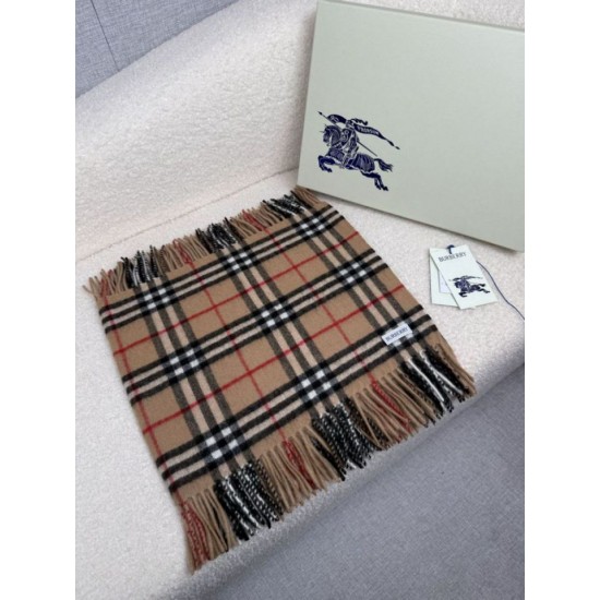 Replica Borsa falso Sciarpa classica cashmere a quadri Burberry marrone 30 x 155 Imitazioni Replica Borsa falso Sciarpa classica cashmere a quadri Burberry marrone 30 x 155
