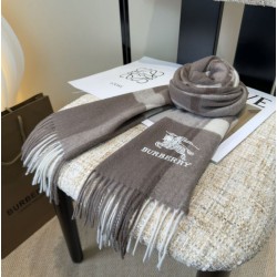 Pari Sciarpa Burberry Check Classical cashmere 30 x 180 Grigio Pari Sciarpa Burberry Check Classical cashmere 30 x 180 Grigio