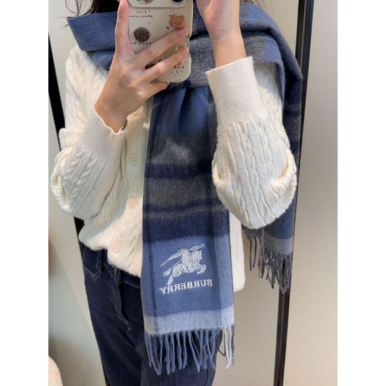 Replica Sciarpa Burberry Check Classical cashmere 30 x 180 Blu Imitazioni Replica Sciarpa Burberry Check Classical cashmere 30 x 180 Blu