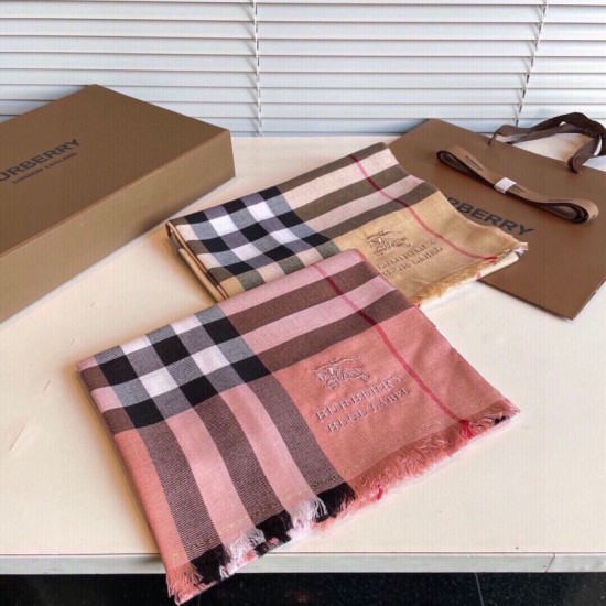 Replica Sciarpa Burberry Check Classical cashmere Rosa 70 x 200 Imitazioni Replica Sciarpa Burberry Check Classical cashmere Rosa 70 x 200