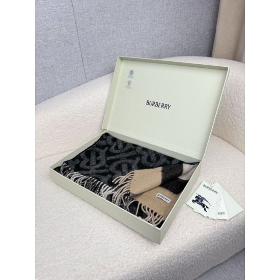 Replica Dettagli perfetti Sciarpa reversibile TB cashmere/lana con motivo a quadri Burberry 30 x 180 Nero/marrone Imitazioni Replica Dettagli perfetti Sciarpa reversibile TB cashmere/lana con motivo a quadri Burberry 30 x 180 Nero/marrone