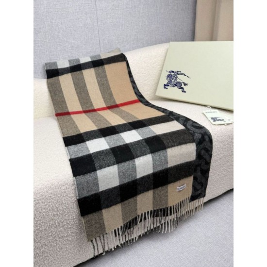 Replica Dettagli perfetti Sciarpa reversibile TB cashmere/lana con motivo a quadri Burberry 30 x 180 Nero/marrone Imitazioni Replica Dettagli perfetti Sciarpa reversibile TB cashmere/lana con motivo a quadri Burberry 30 x 180 Nero/marrone