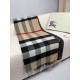 Replica Dettagli perfetti Sciarpa reversibile TB cashmere/lana con motivo a quadri Burberry 30 x 180 Nero/marrone Imitazioni Replica Dettagli perfetti Sciarpa reversibile TB cashmere/lana con motivo a quadri Burberry 30 x 180 Nero/marrone