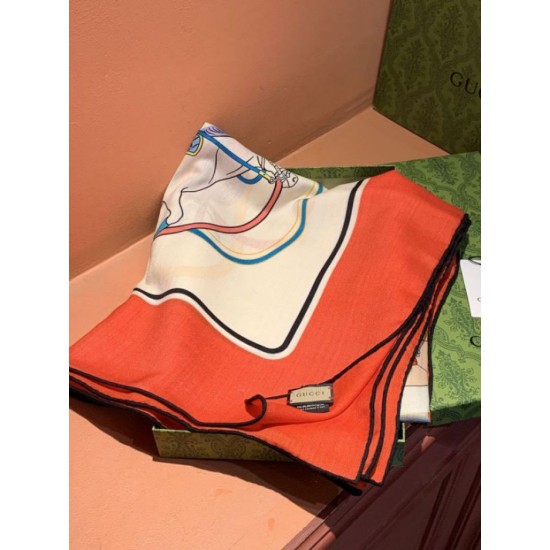 Replica Alta gamma Scialle reversibile Gucci velluto con stampa cavalli 140 Rosso Imitazioni Replica Alta gamma Scialle reversibile Gucci velluto con stampa cavalli 140 Rosso
