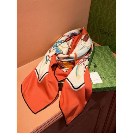 Replica Alta gamma Scialle reversibile Gucci velluto con stampa cavalli 140 Rosso Imitazioni Replica Alta gamma Scialle reversibile Gucci velluto con stampa cavalli 140 Rosso