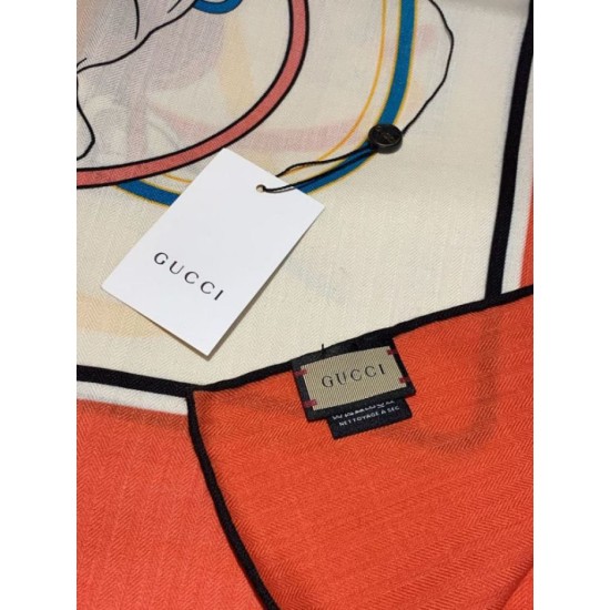 Replica Alta gamma Scialle reversibile Gucci velluto con stampa cavalli 140 Rosso Imitazioni Replica Alta gamma Scialle reversibile Gucci velluto con stampa cavalli 140 Rosso