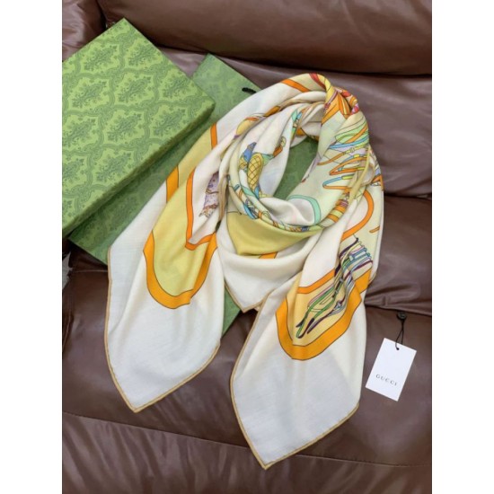 Replica Scialle reversibile Gucci velluto con stampa cavalli 140 Giallo Imitazioni Replica Scialle reversibile Gucci velluto con stampa cavalli 140 Giallo