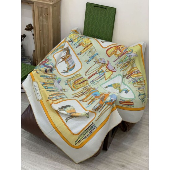 Replica Scialle reversibile Gucci velluto con stampa cavalli 140 Giallo Imitazioni Replica Scialle reversibile Gucci velluto con stampa cavalli 140 Giallo