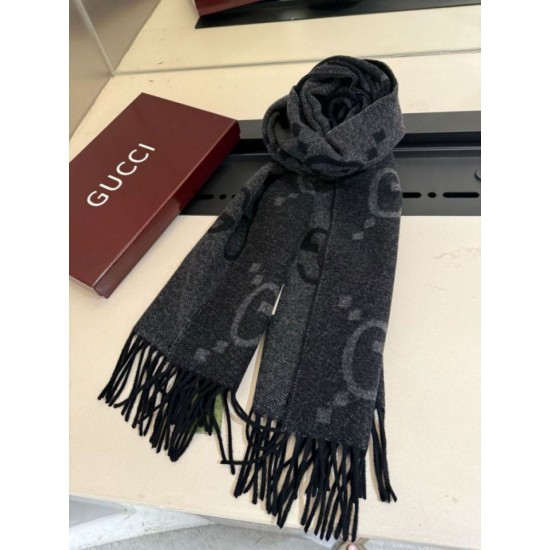 Replica Sciarpa Gucci GG Cashmere Jacquard Grigio 35 x 190 Imitazioni Replica Sciarpa Gucci GG Cashmere Jacquard Grigio 35 x 190