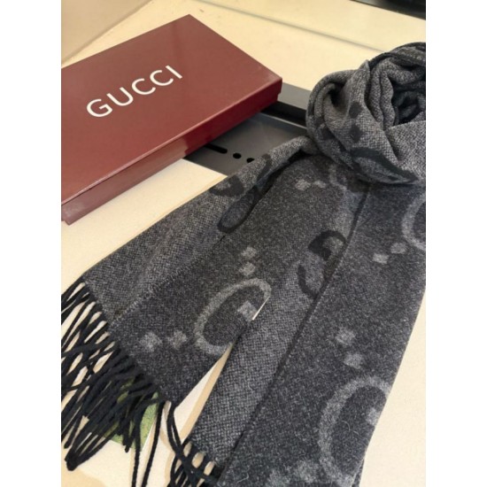 Replica Sciarpa Gucci GG Cashmere Jacquard Grigio 35 x 190 Imitazioni Replica Sciarpa Gucci GG Cashmere Jacquard Grigio 35 x 190