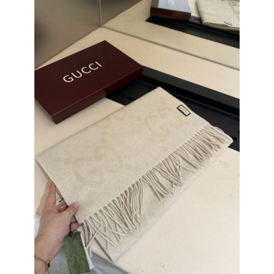 Replica Sciarpa Gucci GG Cashmere Jacquard Beige 35 x 190 Imitazioni Replica Sciarpa Gucci GG Cashmere Jacquard Beige 35 x 190
