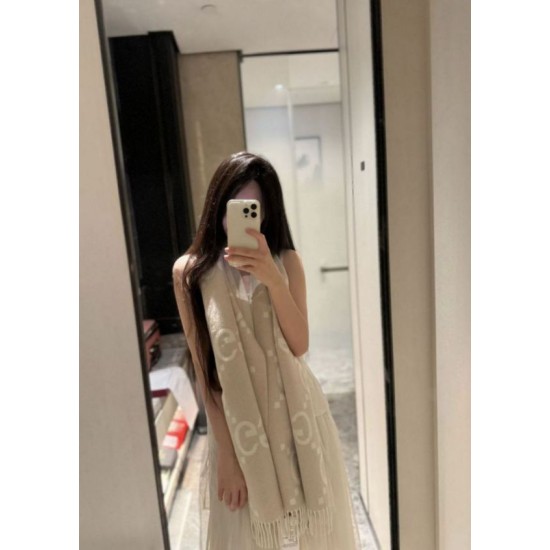 Replica Sciarpa Gucci GG Cashmere Jacquard Beige 35 x 190 Imitazioni Replica Sciarpa Gucci GG Cashmere Jacquard Beige 35 x 190