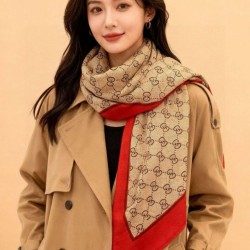 Replica Scialle reversibile Gucci in seta e cashmere con motivo GG 135 albicocca