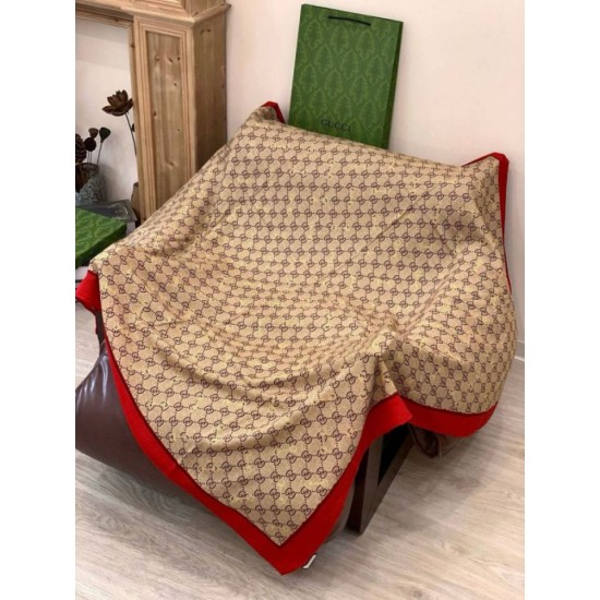Replica Scialle reversibile Gucci in seta e cashmere con motivo GG 135 albicocca Imitazioni Replica Scialle reversibile Gucci in seta e cashmere con motivo GG 135 albicocca