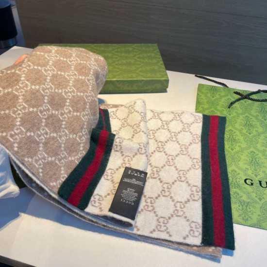 Replica Sciarpa Gucci reversibile lana jacquard con motivo GG 30 x 180 02 Imitazioni Replica Sciarpa Gucci reversibile lana jacquard con motivo GG 30 x 180 02