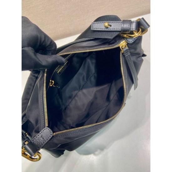 Replica Perfetta a spalla Prada Explore grande Re-Nylon 1BC264 Nero Imitazioni Replica Perfetta a spalla Prada Explore grande Re-Nylon 1BC264 Nero