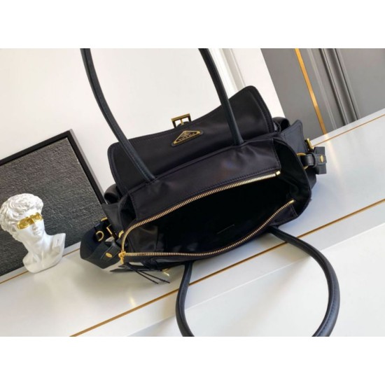 Replica Borsa tote media Prada Explore nappa 1BG596 Nero Imitazioni Replica Borsa tote media Prada Explore nappa 1BG596 Nero