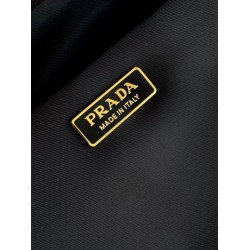 Borsa tote media Prada Explore nappa 1BG596 Nero Borsa tote media Prada Explore nappa 1BG596 Nero