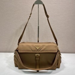 Replica Borsa a spalla grande Prada Explore con patta in nappa 1BD391 Marrone