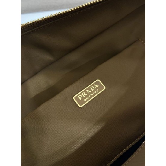 Replica Borsa a spalla grande Prada Explore con patta in nappa 1BD391 Marrone Imitazioni Replica Borsa a spalla grande Prada Explore con patta in nappa 1BD391 Marrone